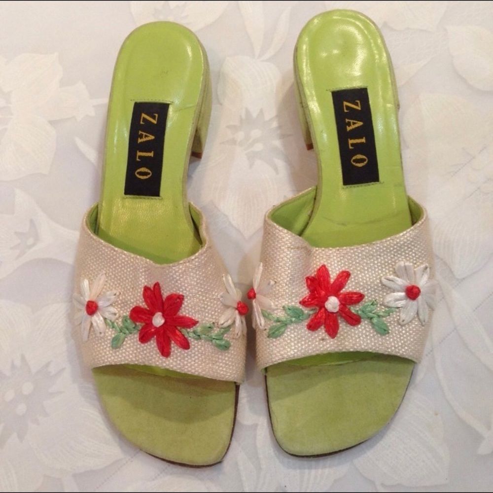 Vintage Zalo Sandals With Flowers - Picture 6 of 6
